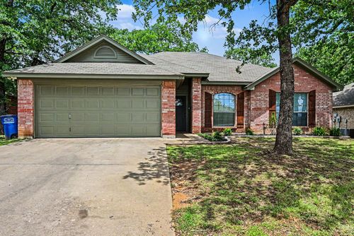 717 Oak Park Dr, Azle, TX, 76020-4820 | Card Image