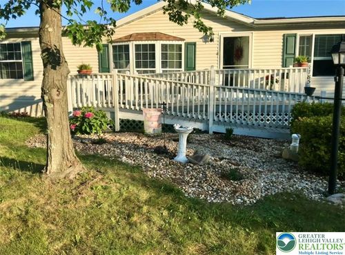 4185 Independence Ln, Walnutport, PA, 18088-9794 | Card Image