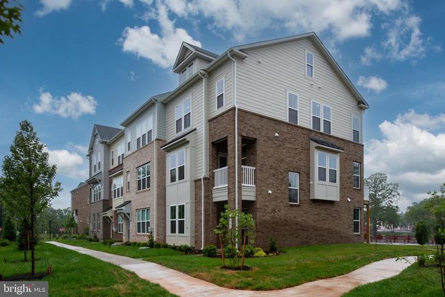10170 Queens Way, Townhouse with 4 bedrooms, 4 bathrooms and null parking in MANASSAS VA | Image 5