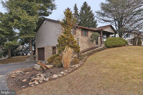 402 Birch Ln, Lebanon, PA, 17046-2000 | Card Image