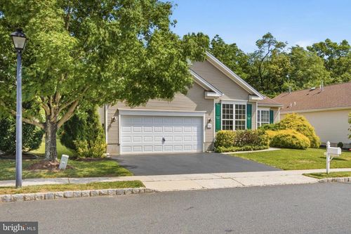 20 Everett Dr, Columbus, NJ, 08022-2386 | Card Image