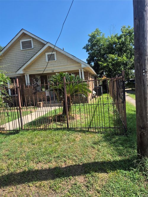 528 Caplin St, Houston, TX, 77022-5502 | Card Image