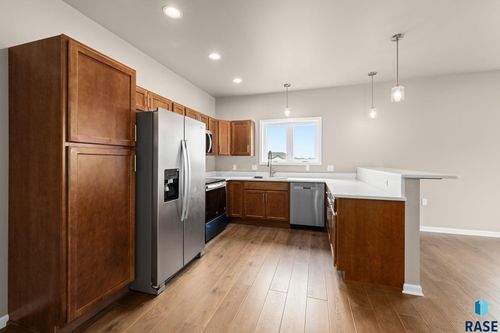 704 W Opal Ln Lane, Hartford, SD, 57033 | Card Image