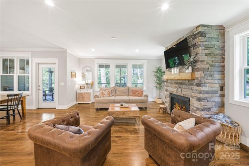 218 Barnrock Dr, Mills River, NC, 28759-0017 | Card Image