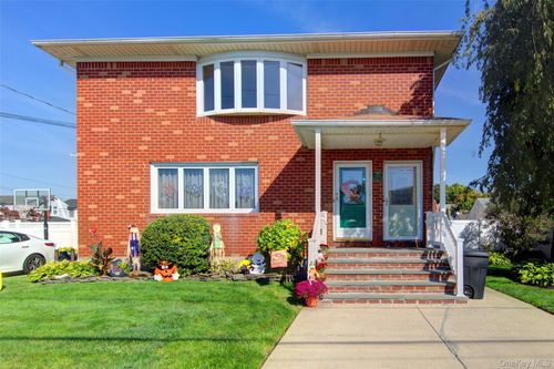 2-870 Garfield St, Franklin Square, NY, 11010-3700 | Card Image