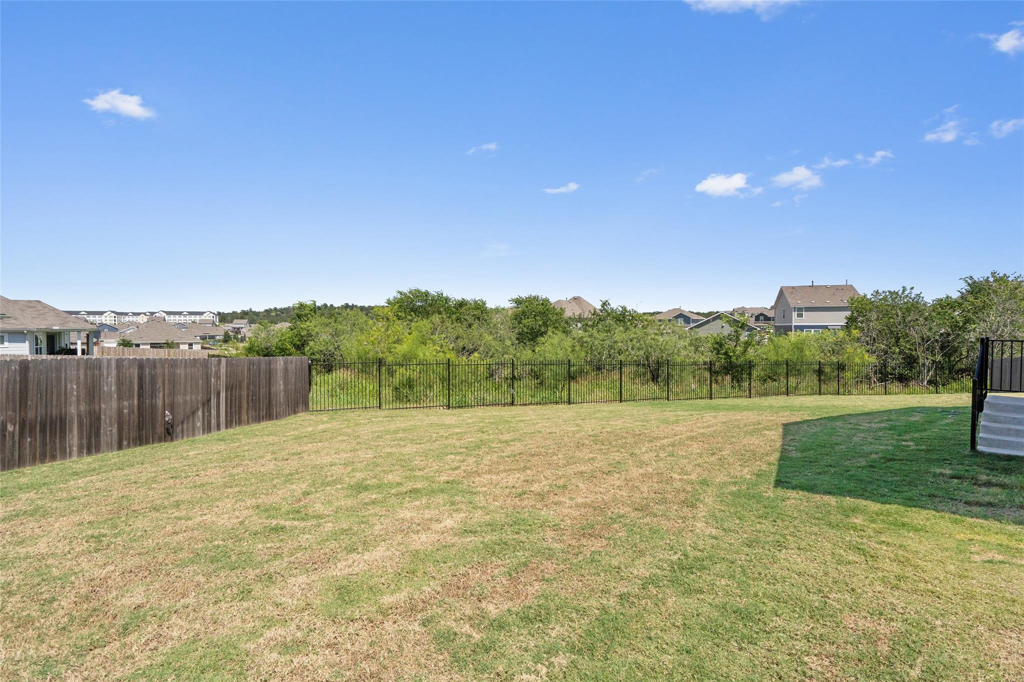 Residential in Del Valle 3