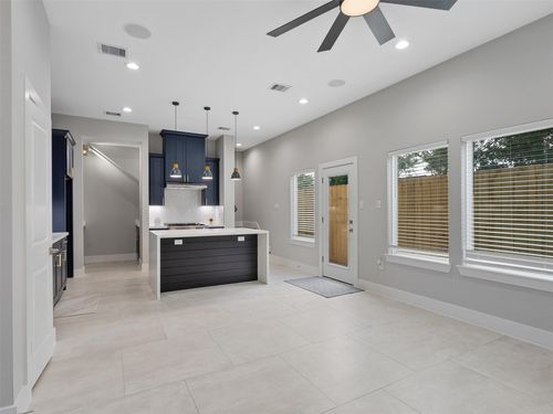 e-825 Paul Quinn St, Houston, TX, 77091-0014 | Card Image
