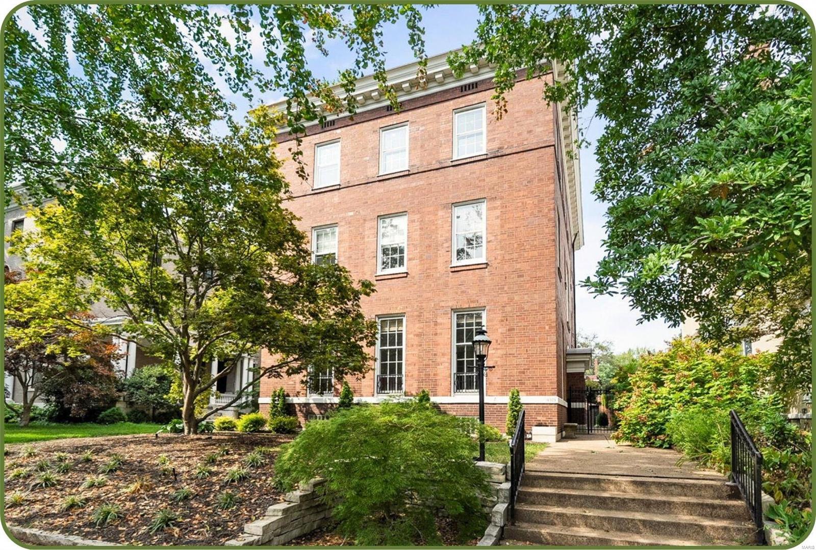 Pershing Pl, Saint Louis, MO 63108