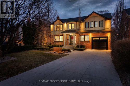 9 Bernice Avenue, Toronto (Stonegate-Queensway), ON, M8Y1Z5 | Card Image