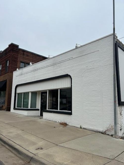 3517 Hennepin Ave, Minneapolis, MN, 55408-3830 | Card Image