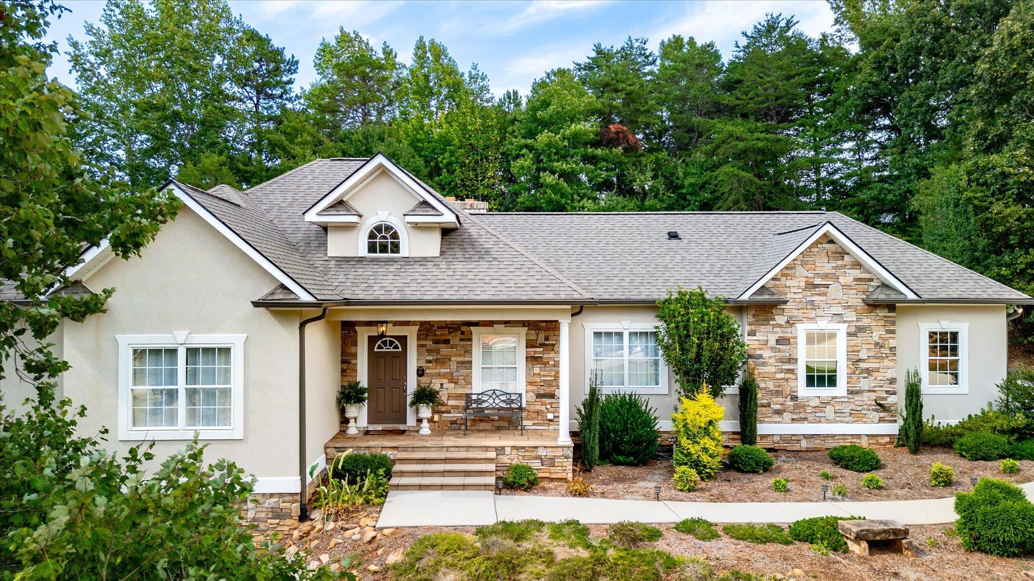 Breckenridge Dr, Six Mile, SC 29682
