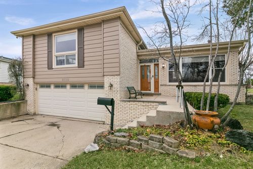 9330 Murray Ct, Morton Grove, IL, 60053-1658 | Card Image