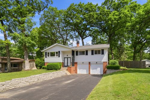 254 Dunbar Rd, Mundelein, IL, 60060-1177 | Card Image