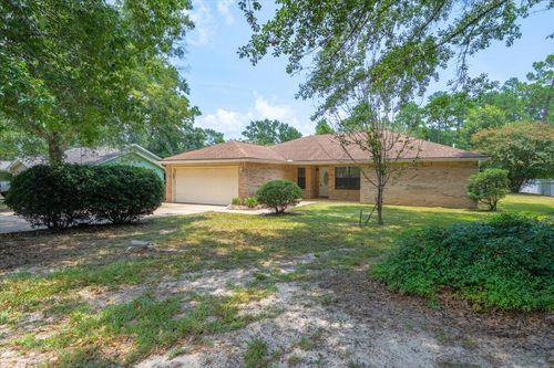112 Golf Course Dr, Crestview, FL, 32536-8403 | Card Image