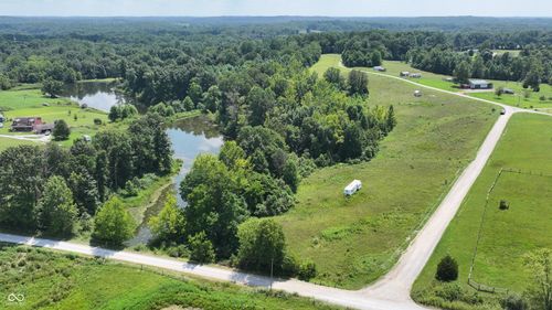 5746 N La Salle Estates Dr, Bloomfield, IN, 47424-6494 | Card Image