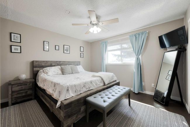 131 Macewan Meadow Way Nw, House other with 3 bedrooms, 3 bathrooms and 5 parking in Calgary AB | Image 11