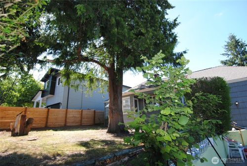 130 S 108th Pl, Seattle, WA, 98168-1441 | Card Image