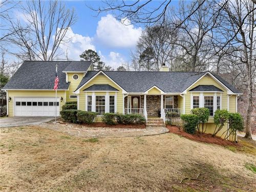 6650 Lake Run Dr, Flowery Branch, GA, 30542-3885 | Card Image