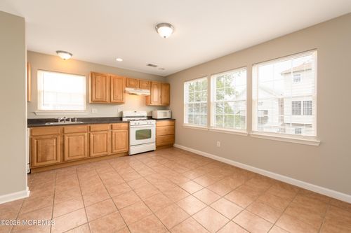 41 Seabreeze Way, Keansburg, NJ, 07734-1065 | Card Image