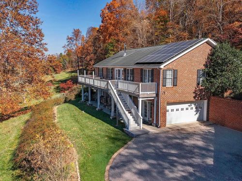 825 Still House Dr, Lexington, VA, 24450-6352 | Card Image