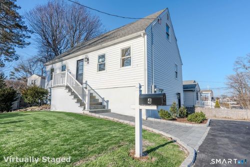 4 Robins Sq E, Norwalk, CT, 06854-4129 | Card Image