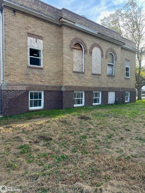 107 N 2nd, Vincent, IA, 50594-7707 | Card Image