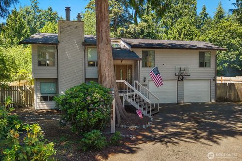 7004 Alderwood Ct Se, Lacey, WA, 98503-3422 | Card Image
