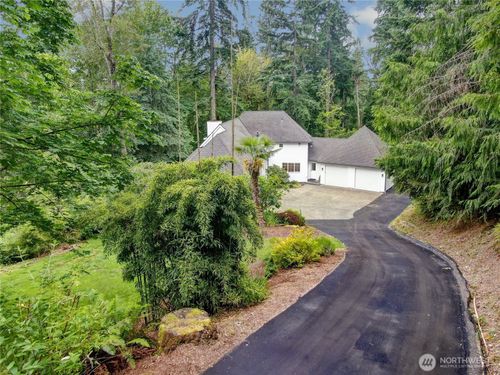 25043 Se Mirrormont Boulevard, Issaquah, WA, 98027 | Card Image
