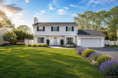 22 Northumberland Dr, Shoreham, NY, 11786-2004 | Card Image