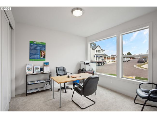 8870 Sw Mohegan Ln, House other with 5 bedrooms, 3 bathrooms and 3 parking in Tualatin OR | Image 5