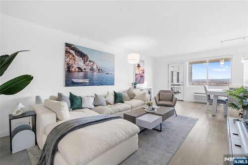 307 Prospect Ave, Hackensack, NJ, 07601-2514 | Card Image