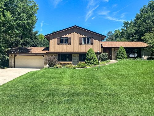 6211 Fisher Ln, Greendale, WI, 53129-2127 | Card Image