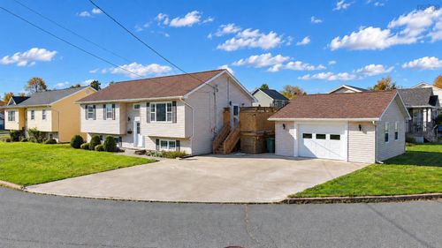 44 Lovat Cres, New Glasgow, NS, B2H0B2 | Card Image