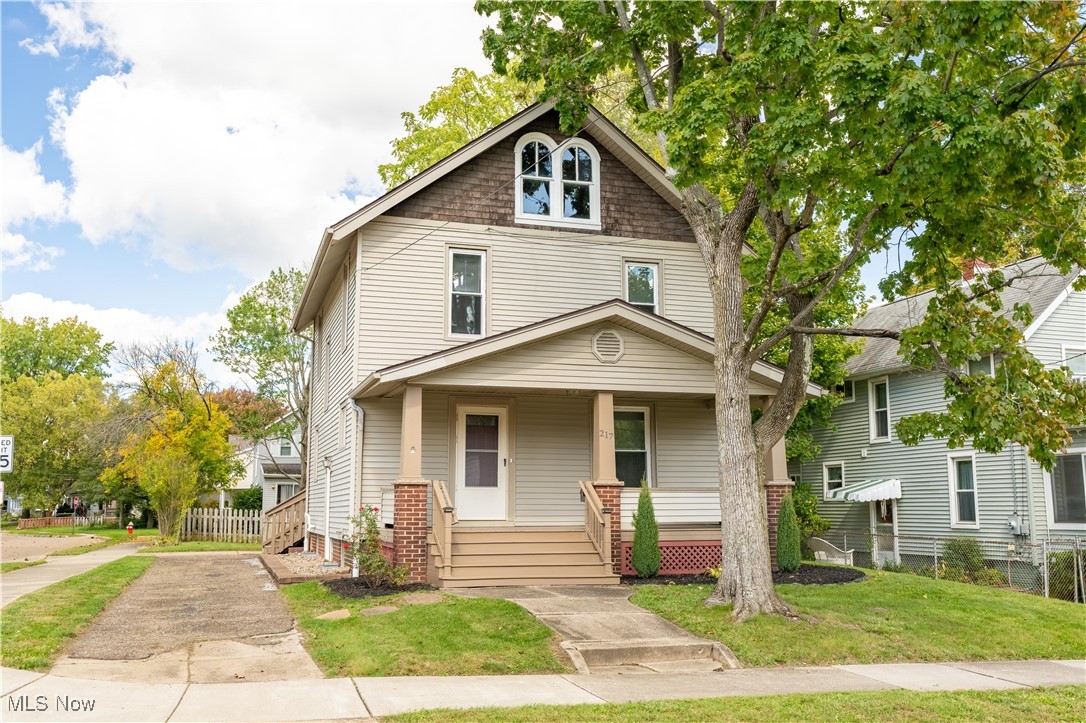 Bachtel St, North Canton, OH 44720