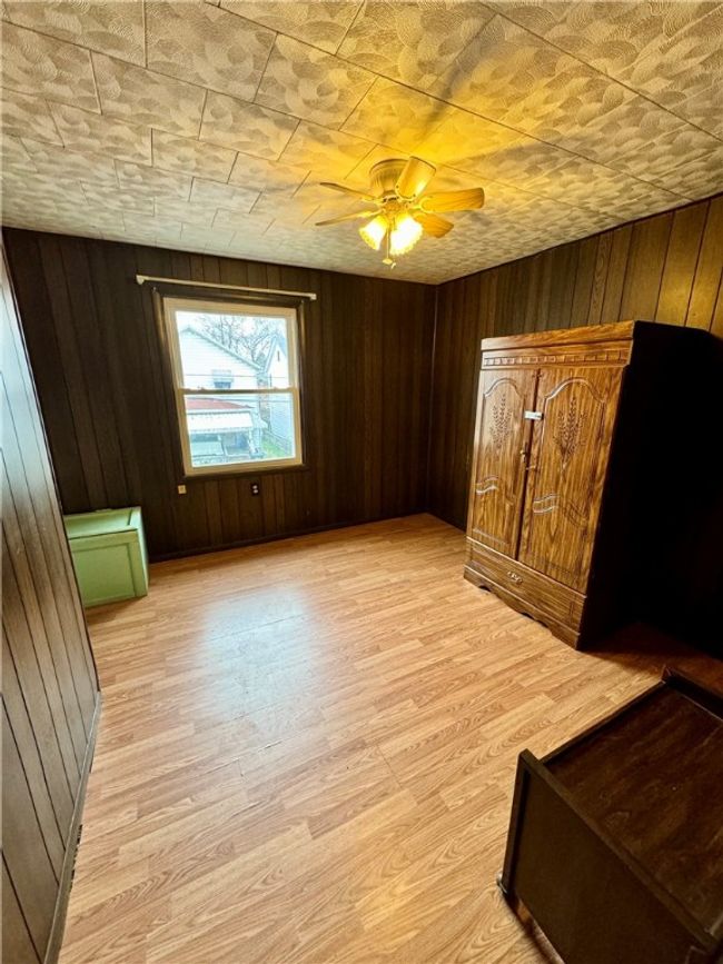 1043 Irwin St, House other with 3 bedrooms, 2 bathrooms and null parking in Aliquippa PA | Image 13