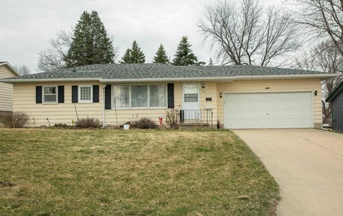 103 Primrose Ln, La Porte City, IA, 50651-1126 | Card Image