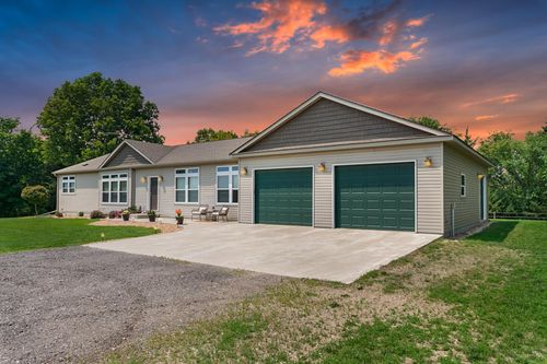 32908 285th Ave, Le Sueur, MN, 56058-4533 | Card Image