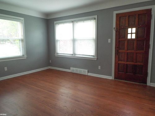 21102 Lancaster St, Harper Woods, MI, 48225-1614 | Card Image