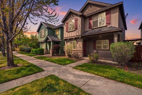 437 Nw 27th St, Redmond, OR, 97756-5501 | Card Image