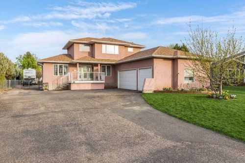 512 11 St, Dunmore, AB, T1B0K4 | Card Image