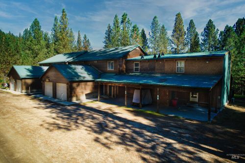 35 Sunrise Dr, Garden Valley, ID, 83622-5225 | Card Image