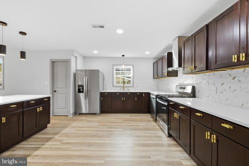 233 Chestnut St, MOUNT HOLLY, NJ, 08060-1618 | Card Image