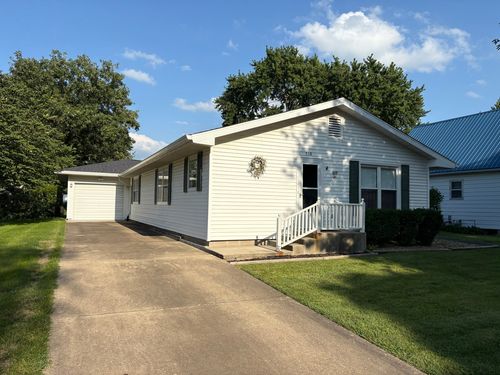 510 N Maple Ave, Minier, IL, 61759-7511 | Card Image