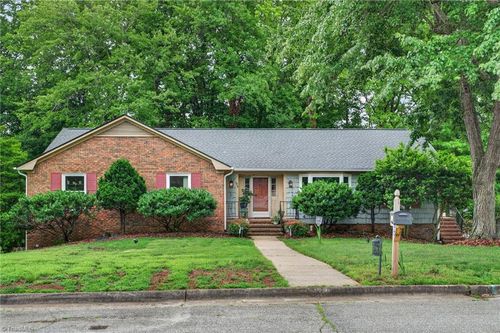 1712 Chesapeake Dr, Greensboro, NC, 27410-3527 | Card Image
