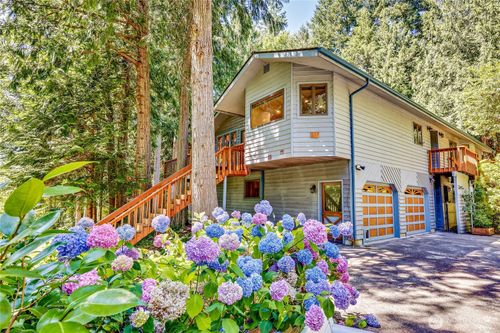 11 Bishop Hill Rd, Chimacum, WA, 98325-9601 | Card Image