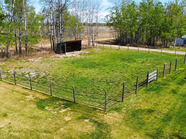20133 Twp Rd 832, House other with 3 bedrooms, 2 bathrooms and null parking in St Isidore AB | Image 34