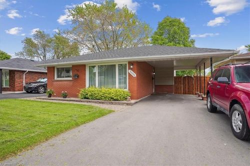 2426 Tait Ave, Burlington, ON, L7P1H1 | Card Image