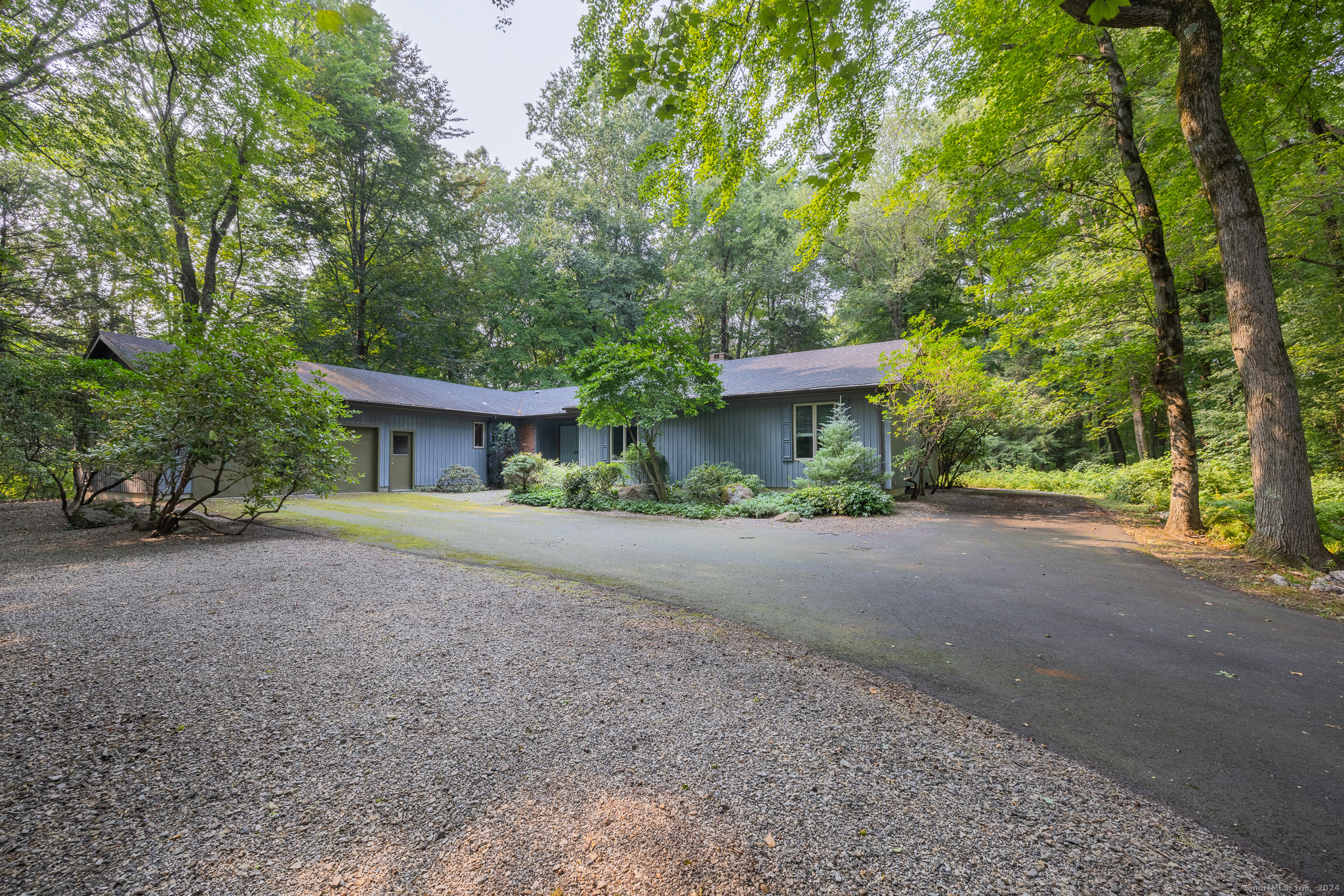 Old Barnabas Rd, Woodbridge, CT 06525