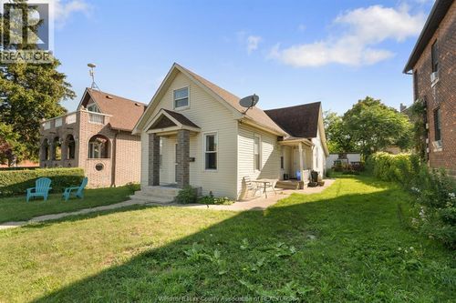 672 Langlois Ave, Windsor, ON, N9A2G6 | Card Image
