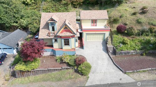 209 Ferry St, South Bend, WA, 98586-5002 | Card Image
